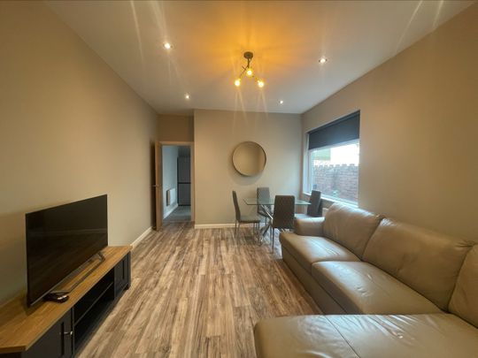 Whitchurch Road, Heath - Photo 1