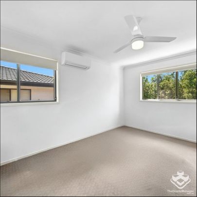 Sophisticated Living: Exceptional Townhouse in Prestigious Marsden Complex! - Photo 1