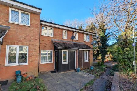 Waverley Court, Woking - 1 bedroomProperty for lettings - Seymours - Photo 2