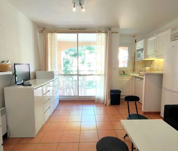STUDIO AVEC PISCINE PROCHE DE TOUTE COMMODITE - Photo 2
