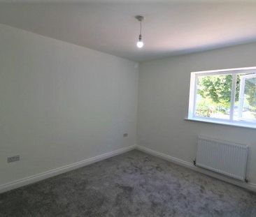 4 bedroom detached house to rent - Photo 4