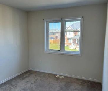 260 ESTHER CRESCENT - Photo 4