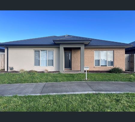 8 Bambury Close, Koo Wee Rup, Vic 3981 - Photo 3