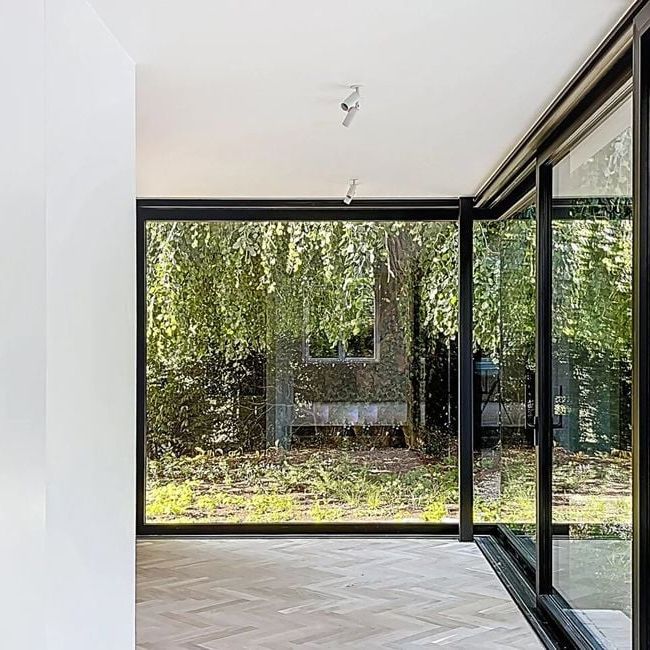 Woning te huur in Ukkel voor € 12.000 met 5 slaapkamers - Foto 1