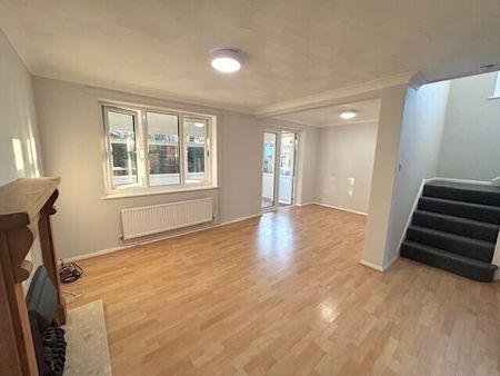 Broadlands - Photo 2