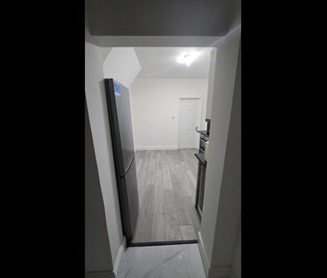 1 Bed Flat, Bristol Road, E7 - Photo 3