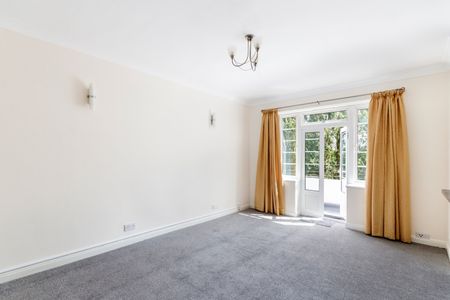 2 Bed Flat, Langham Court, SW20 - Photo 2