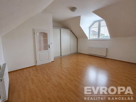 Pronájem rodinného domu 200 m², Průhonice - Photo 3