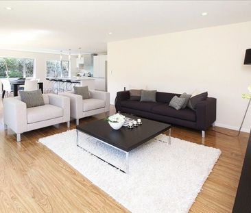 Modern, Private 4 Bedroom Home in Onehunga - Photo 1
