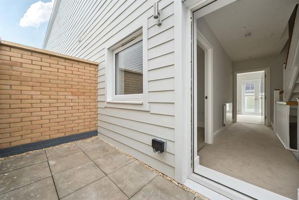 3 bedroom townhouse to rent - Photo 1