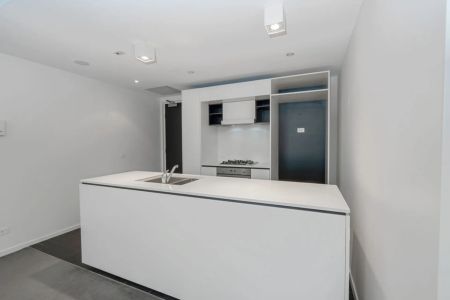 Unit 4/33 Eastlake Parade, Kingston. - Photo 4