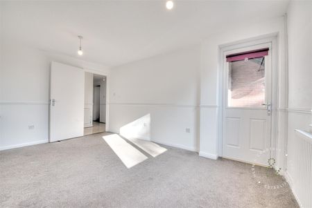 1 Bedroom Flat - Second Floor - Photo 5