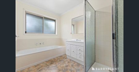 Spacious 3-Bedroom Home in a Quiet, Convenient Location - Photo 5