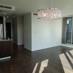 Yaletown Watrerfront 2 Bedroom & Den at Mariner with great amanities! - Photo 2