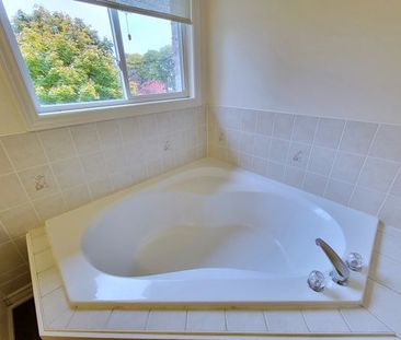 For Lease - 19 Northview Crescent, Barrie, Ontario - Photo 6