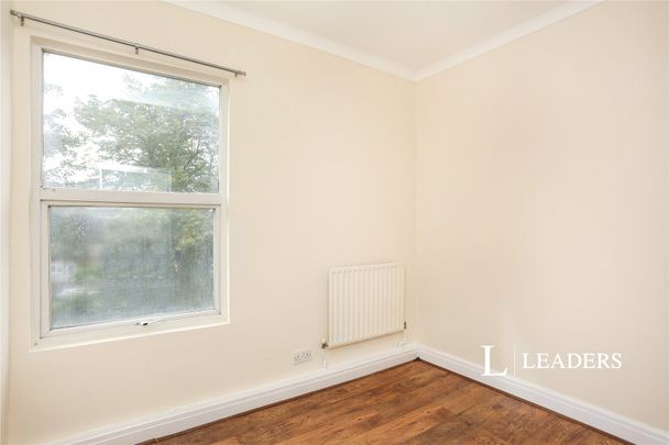 3 bedroom apartment to rent Sundridge Parade, Plaistow Lane, Bromley, BR1 - Photo 1