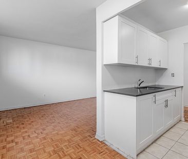 For Lease - 165 Colborne Avenue Unit# 405, Richmond Hill, Ontario - Photo 2