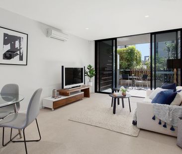 CONTEMPORARY DESIGN WITHIN STUDIO NINE! - Photo 6