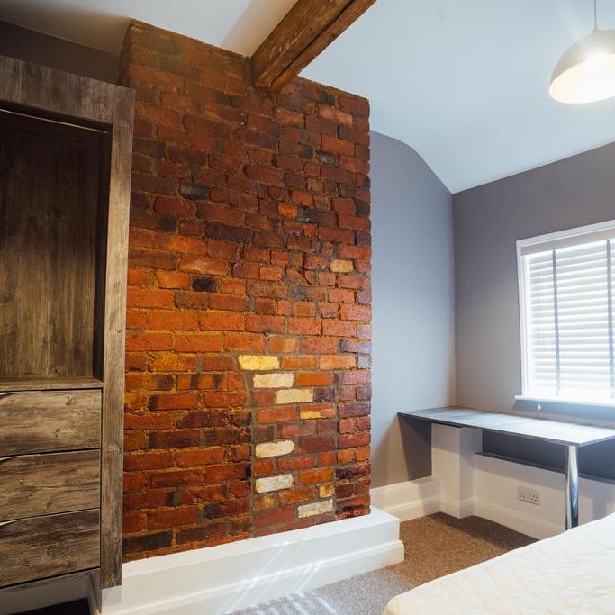 6 bedroom house to rent - Photo 1