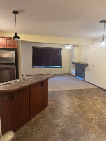 Cozy and Comfortable 2 Bedroom 2.5 Bathroom Condo Unit - Photo 3