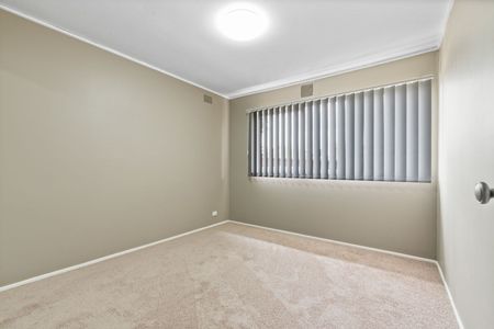 6 Lawn Avenue, 2560, Bradbury Nsw - Photo 3