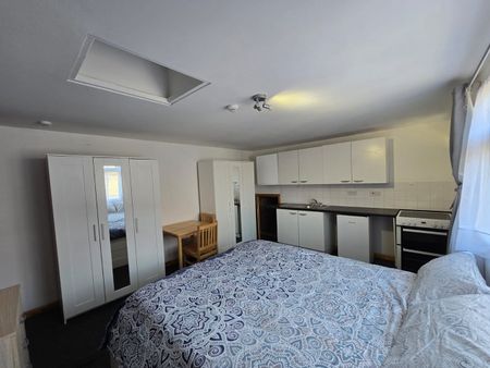 Studio Flat, Green Lanes, N13 - Photo 2