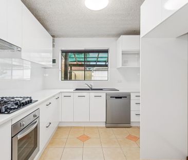 Open to View Wednesday November 12th 4.30 - 5pm - Photo 3