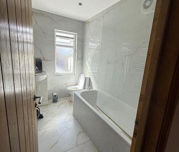 Room in a Shared House, Wyvenhoe Road, HA2 - Photo 2