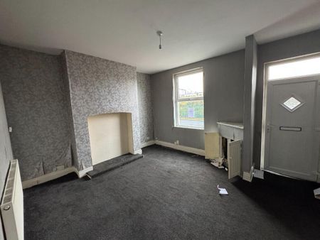 3 bedroom end of terrace house to rent - Photo 2