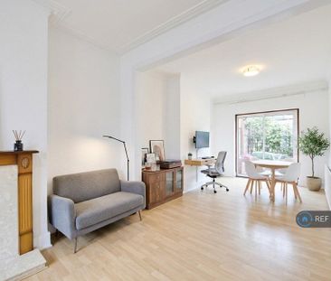 3 bedroom terraced house to rent - Photo 3