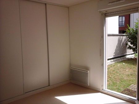 Location Appartement 3 pièces 64m² CHAMPS SUR MARNE 77420 - Photo 2