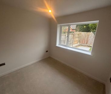 2 bedroom bungalow to rent - Photo 1