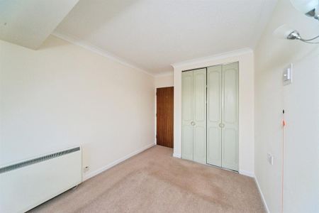 1 bedroom retirement property to rent - Photo 3