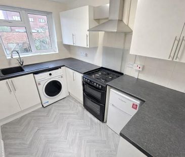 2 bedroom maisonette to rent - Photo 4