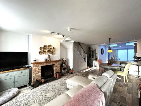 2 bedroom terraced house to rent - Photo 2