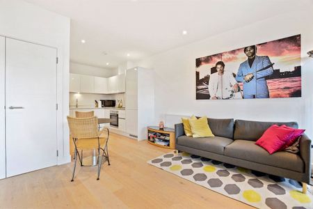 1, E14, London - Photo 2