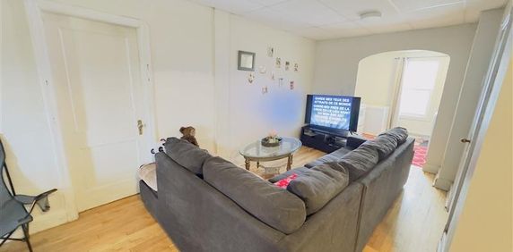 Immeuble - 221-233 King Est, Sherbrooke Spacieux 5 ½ – Cégep De Sherbrooke - Photo 2