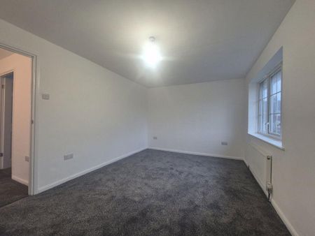 2 bedroom semi-detached house to rent - Photo 4