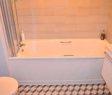 Woodcote Road, Wallington, SM6 - Photo 4