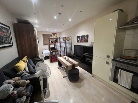 Studio to rent - Photo 2