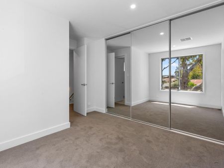 38 Sturt Road, Brighton - Photo 2