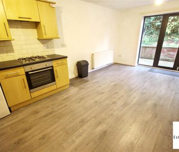 2 Bedroom House - Terraced To Let - Photo 4