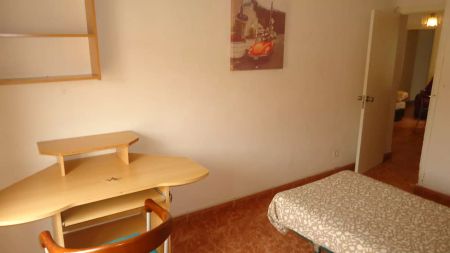 Room in shared apartment in Cordoba - Photo 2