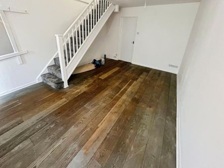 2 bedroom end of terrace house to rent - Photo 2