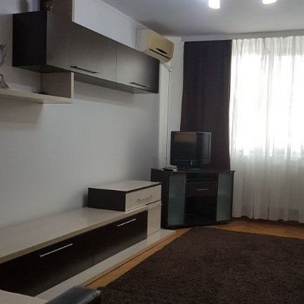 Inchiriere apartament cu 3 camere , zona Medicinei - Photo 1