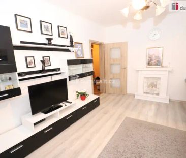 Krásný prostorný slunný byt 3+1 ve čtvrtém patře panelového domu s ... - Photo 5