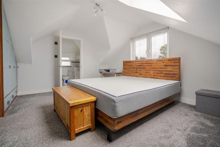 4 bedroom detached bungalow to rent - Photo 3