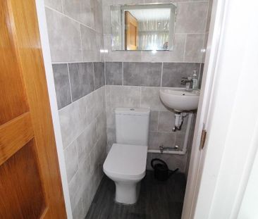 3 bedroom semi-detached house to rent - Photo 4