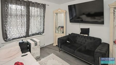 3 bedroom House To Let - Photo 2