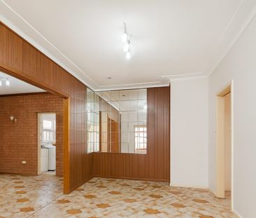 Spacious 5-Bedroom Family Home in the Heart of Carlingford - Specia... - Photo 5
